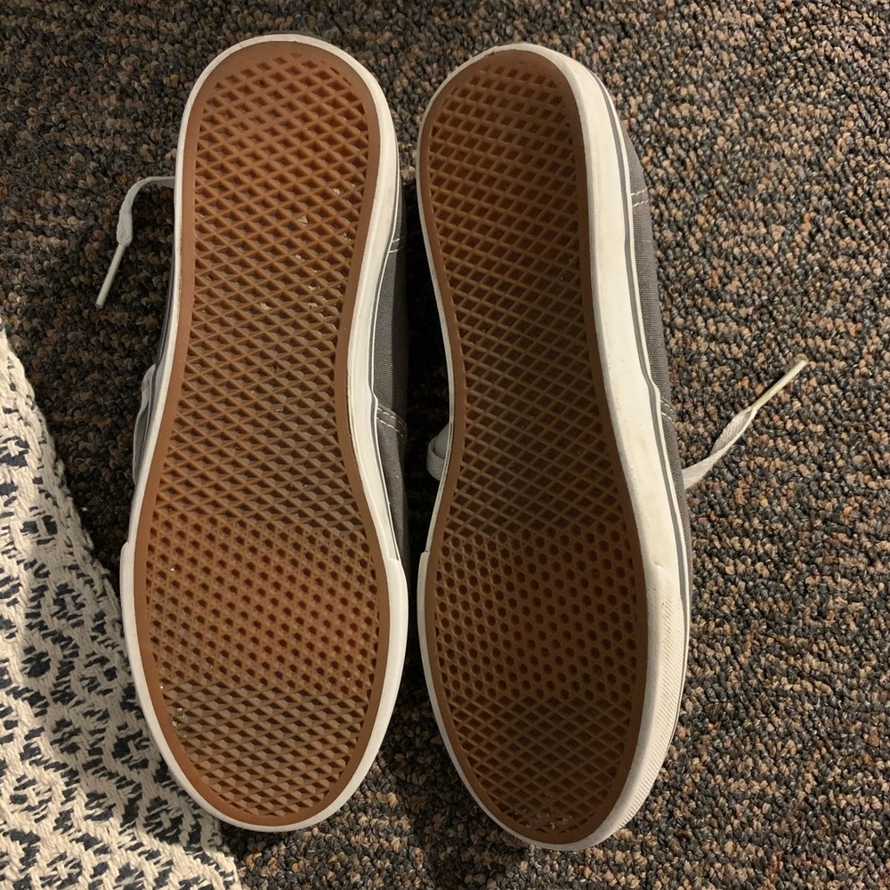 Vans - Picture 6 of 8